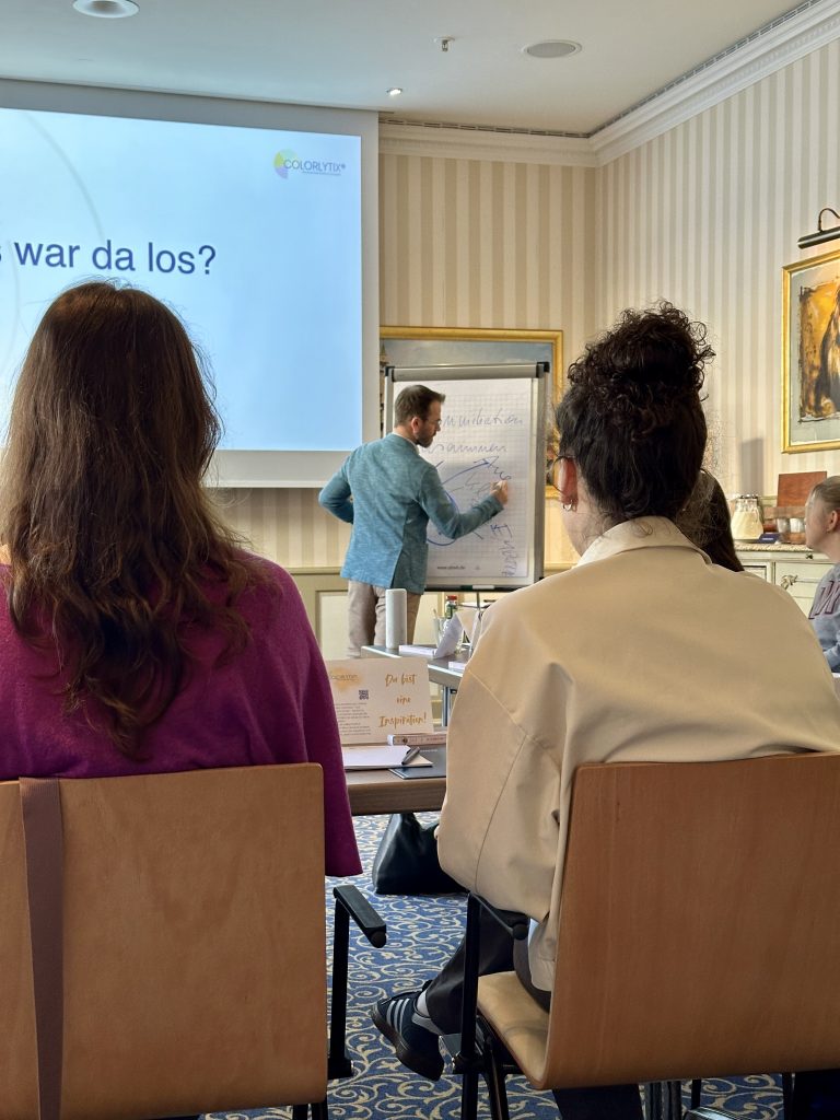 Respekt Training Persönlichkeit Colorlytix Farbpsychologie