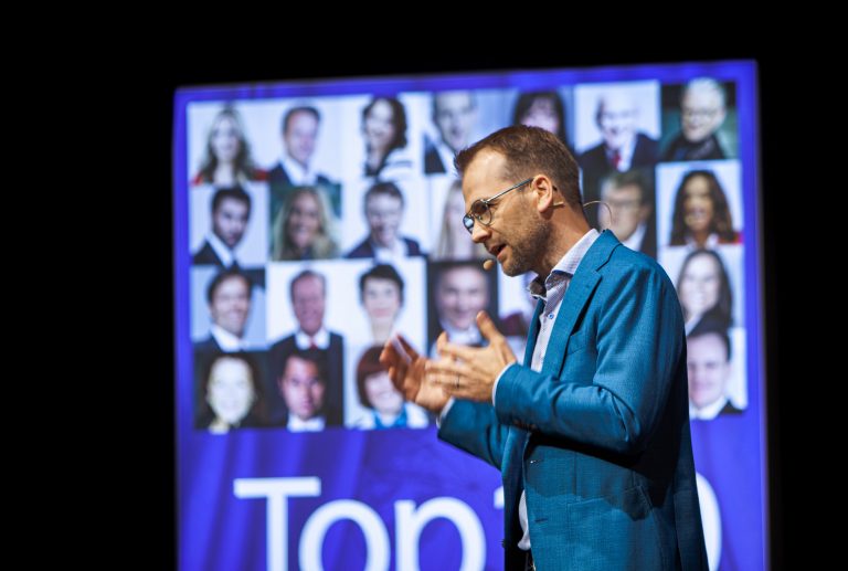 Impulsvortrag Keynote Speaker Karsten Homann Entscheidungsmentor auf der TOP100 Speaker Bühne des #nxtknowledge Businessforum in Böblingen